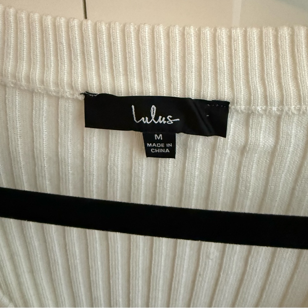 NWOT Lulus Subtle Sensation White Ribbed V-neck Sweater Top - Size M - Picture 3 of 8
